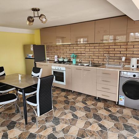 Lilia Guesthouse Szenaki Kültér fotó