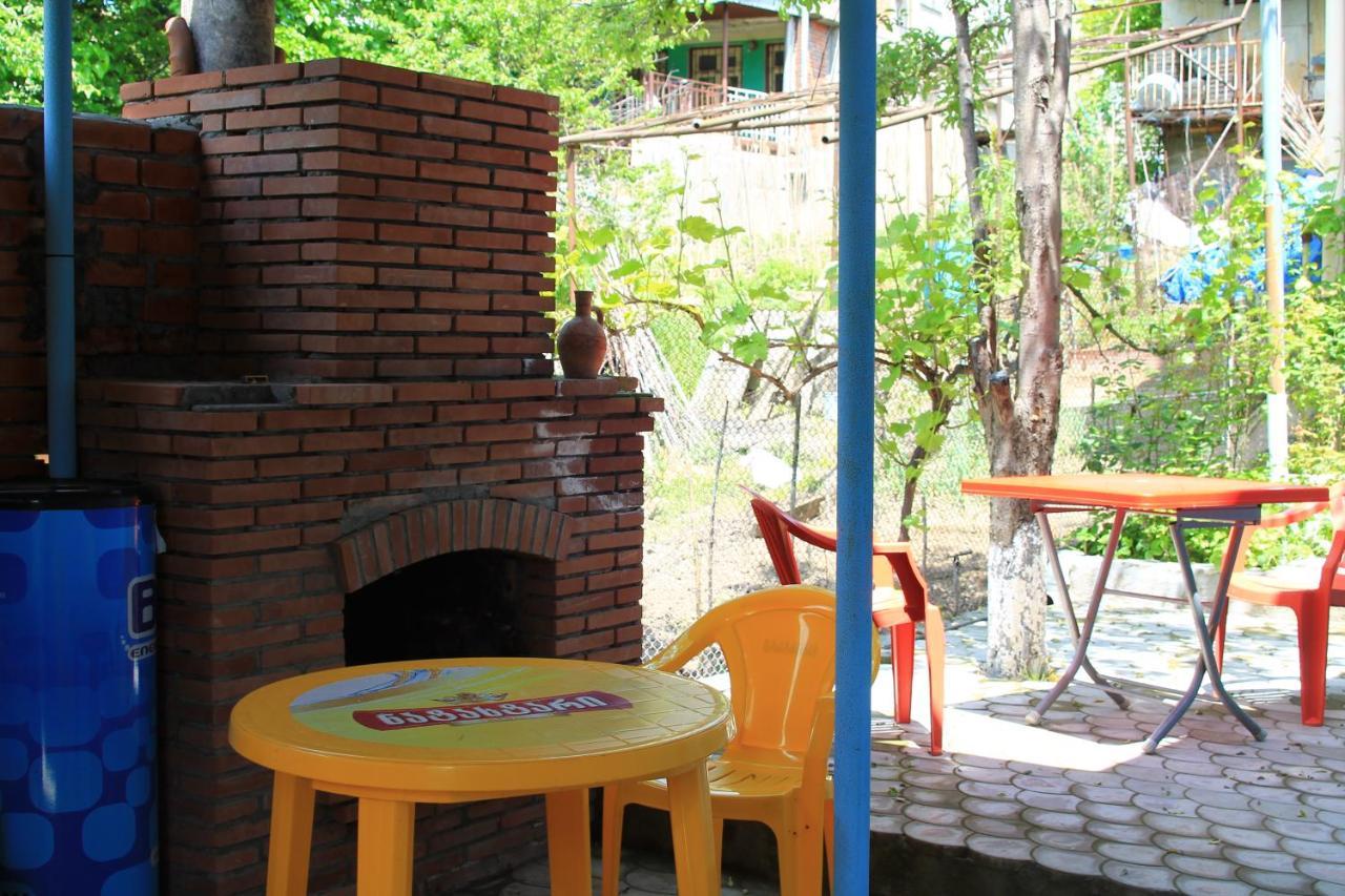 Lilia Guesthouse Szenaki Kültér fotó