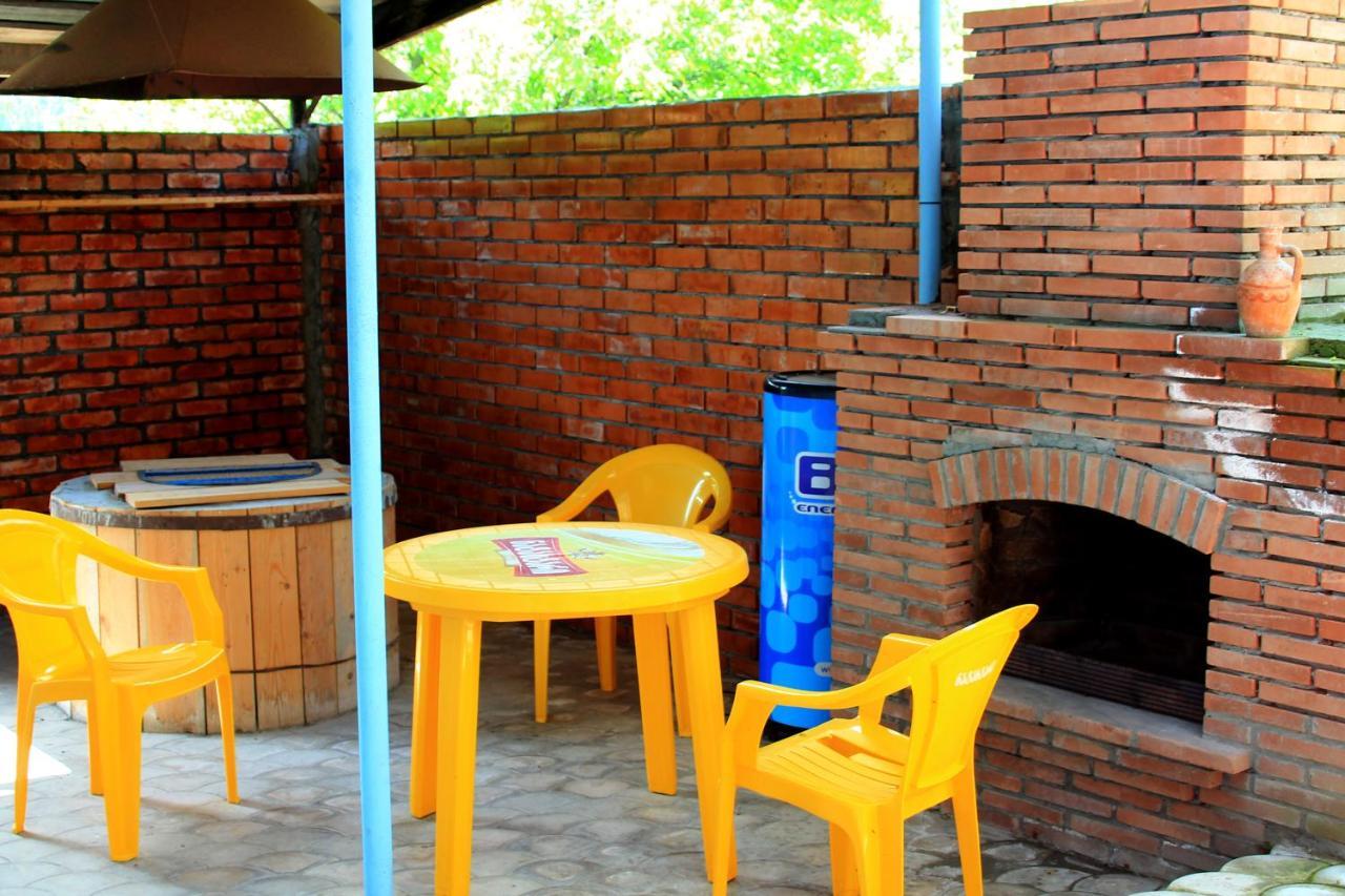 Lilia Guesthouse Szenaki Kültér fotó