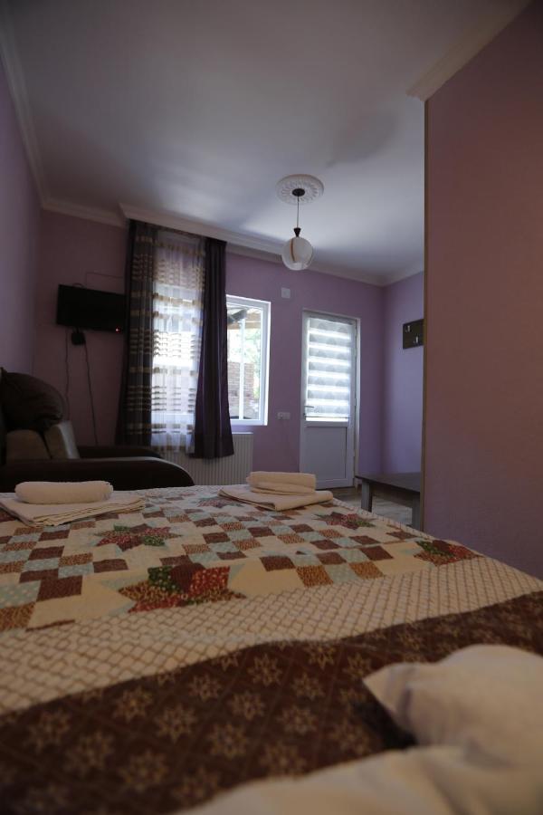 Lilia Guesthouse Szenaki Kültér fotó