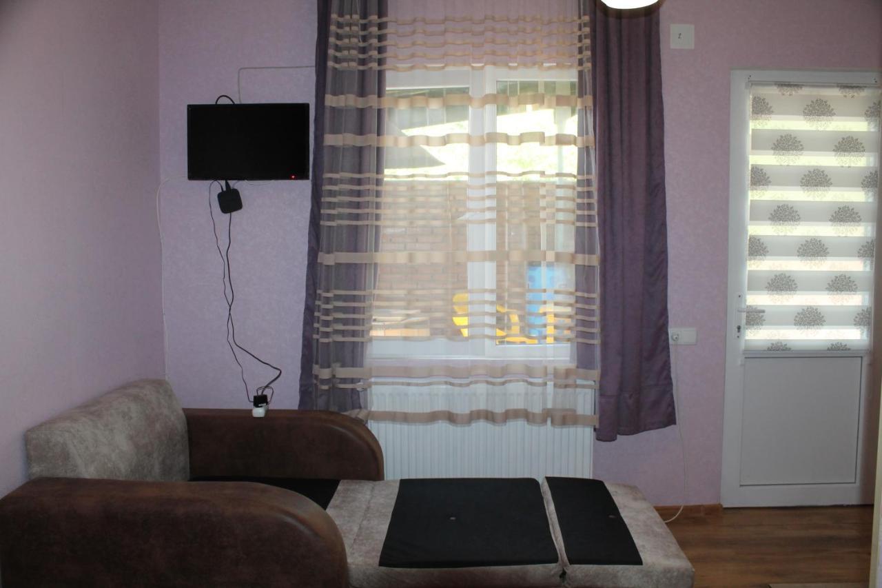 Lilia Guesthouse Szenaki Kültér fotó