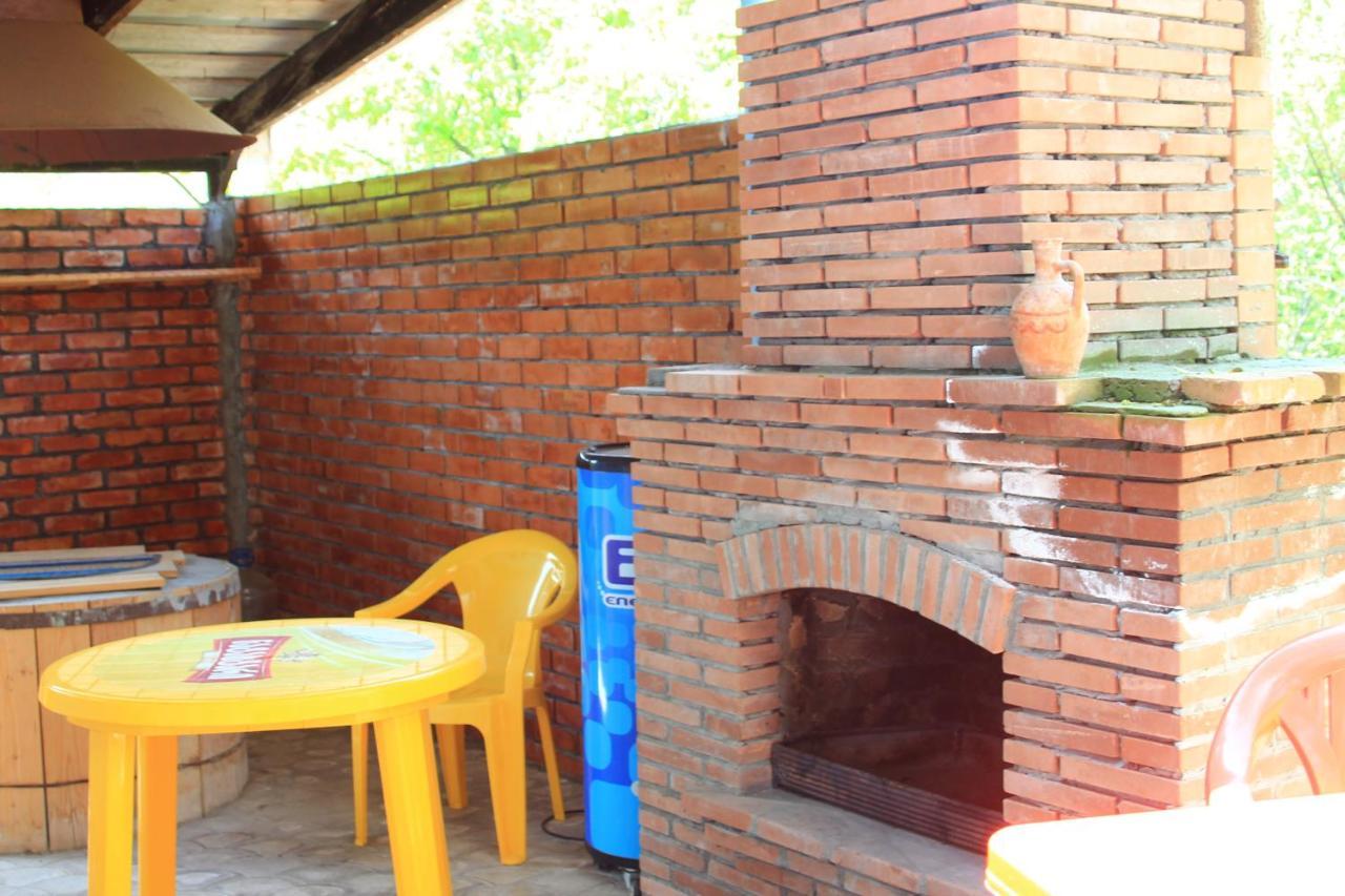 Lilia Guesthouse Szenaki Kültér fotó